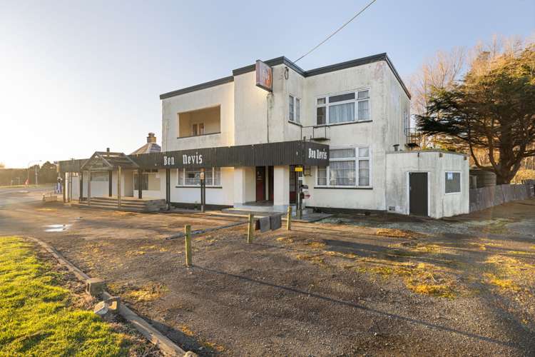 2398 State Highway 3 Turakina_35