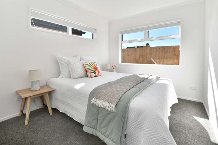 16b Forest Glen Orewa_13