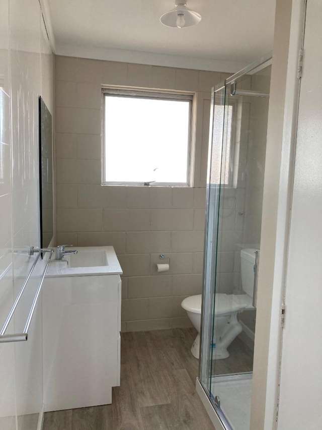 1/4 Inverness Avenue 1076_3