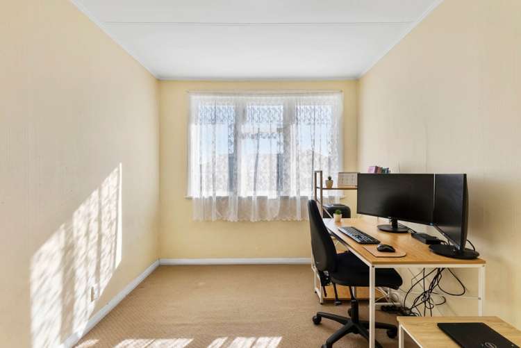 35 Waipapa Crescent Otara_8