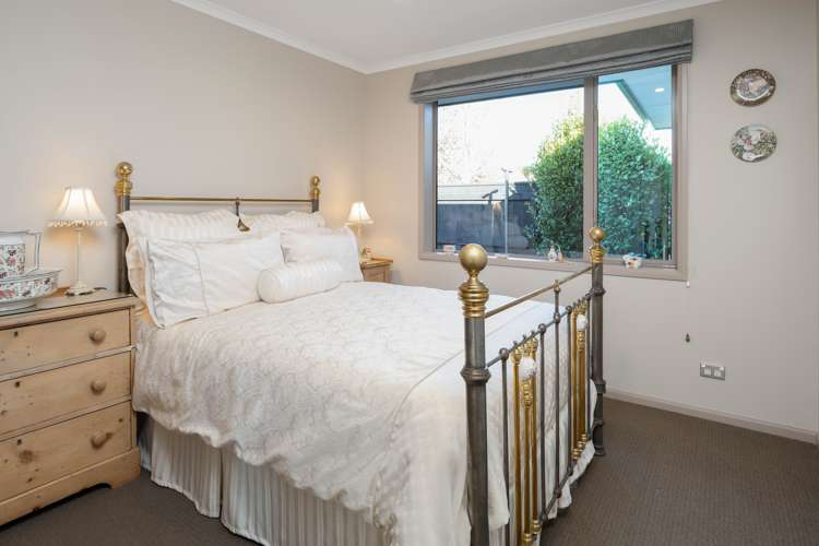 8 Kensington Place Springlands_15