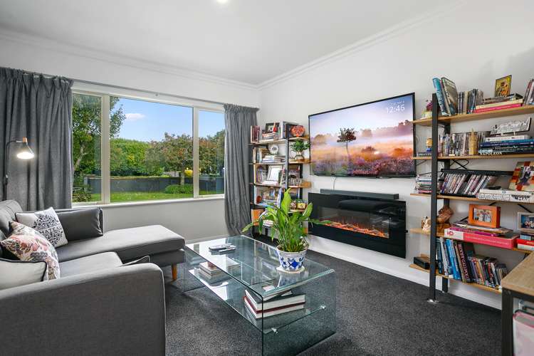 184 The Oaks Drive Leamington_12