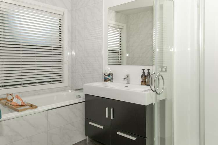 82a Creek Road Allenton_15