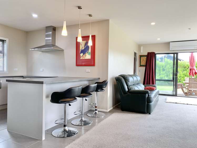 8 Latham Stubbs Crescent Waipawa_10