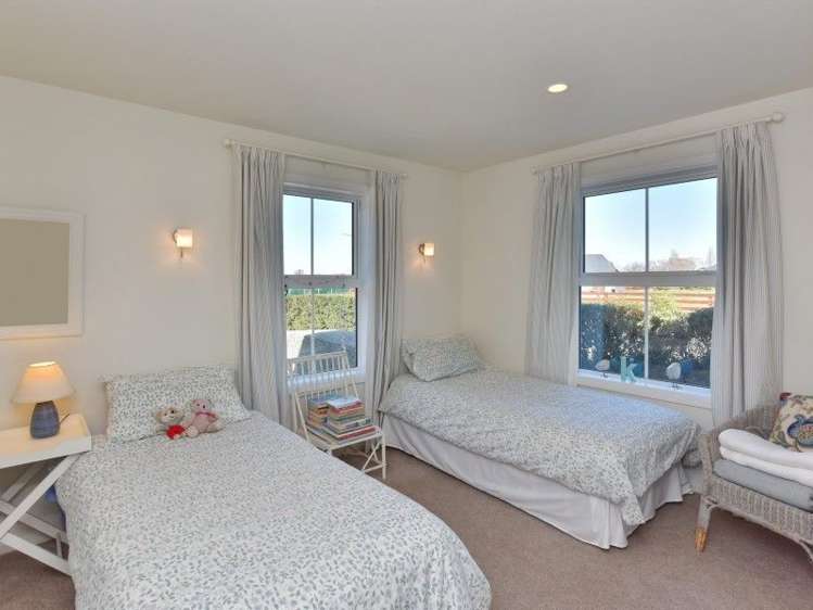 2 Elm Grove Amberley_12