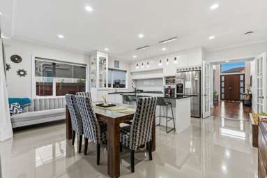 19 Kira Road_2