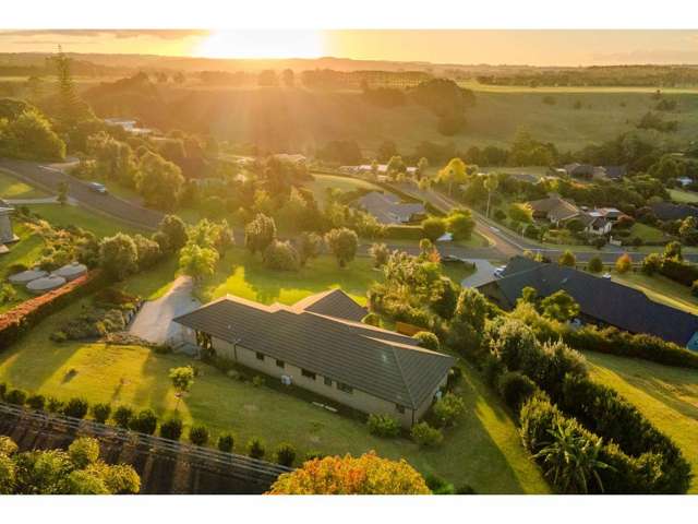 SWEEPING RURAL VIEWS, CLOSE TO TOWN