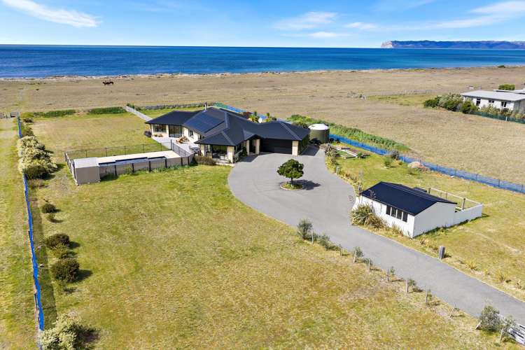 37 Ocean View Crescent Rarangi_46