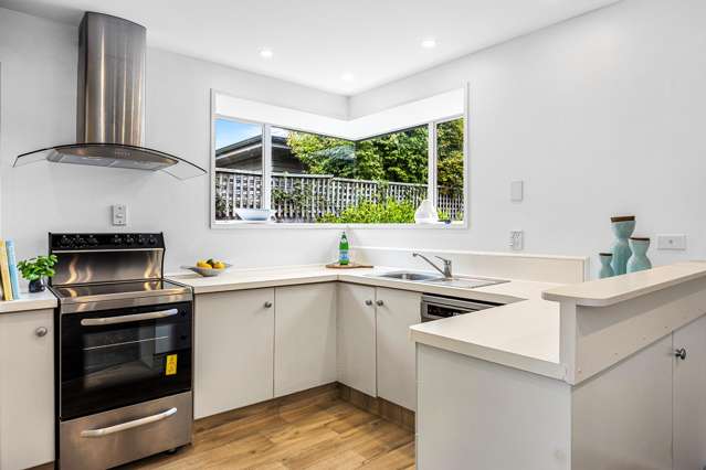 2/118 Aorangi Road Bryndwr_2