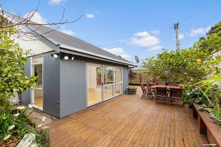 1 Ozich Avenue Te Atatu South_14