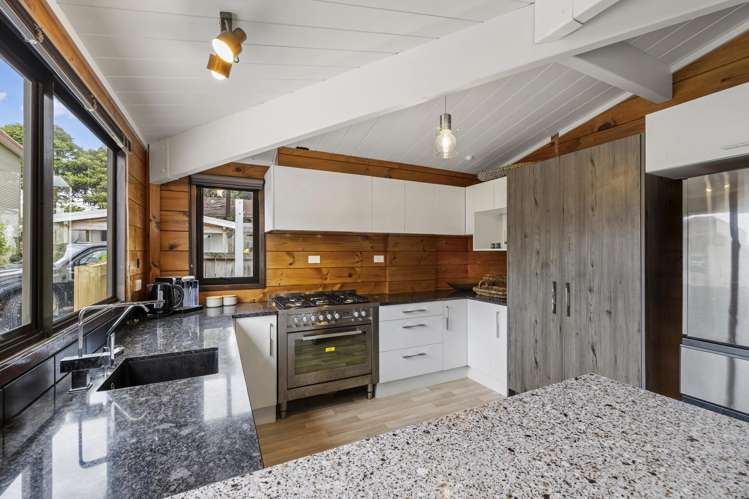 23 Cliff Street Raglan_13