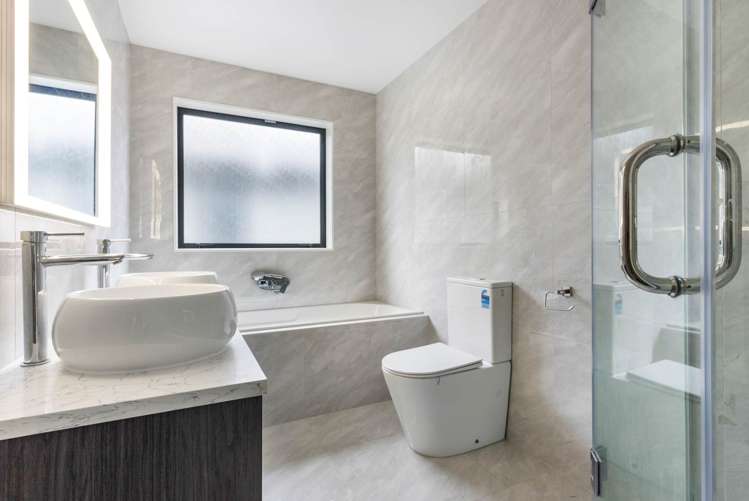 71 Castlebane Drive Flat Bush_7