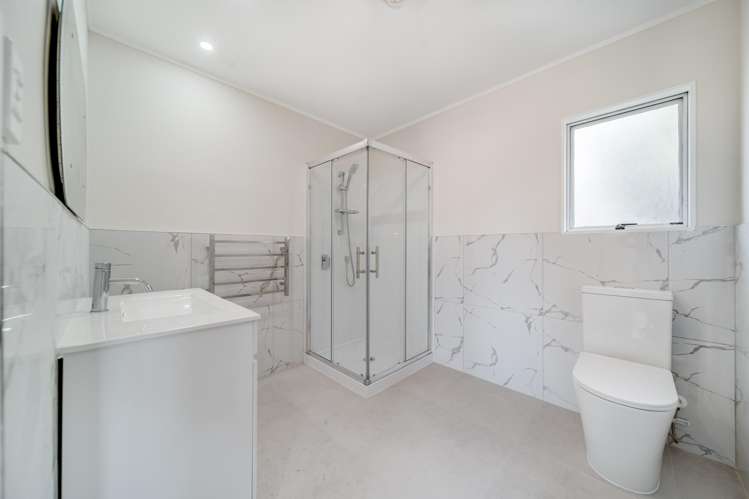 2A Netherlands Avenue Kelston_17