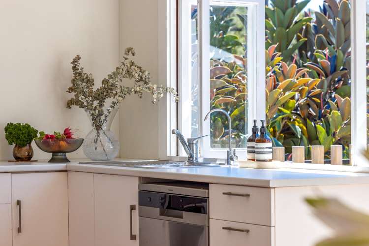31 Victoria Road South Onetangi_6
