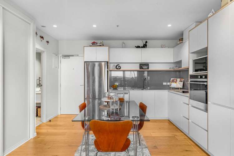 304/64 Victoria Street Onehunga_1