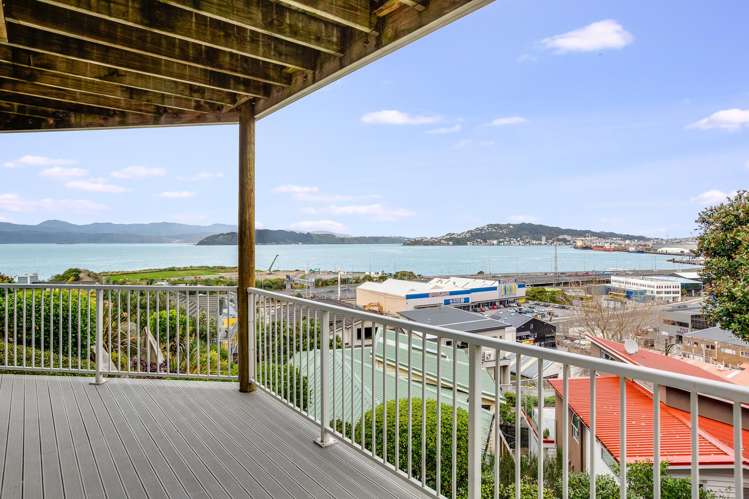 13 Curnow Way Kaiwharawhara_12