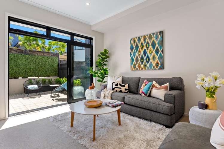 127 Bonair Crescent Silverdale_6