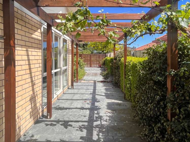 14 Cayman Close Shirley_17