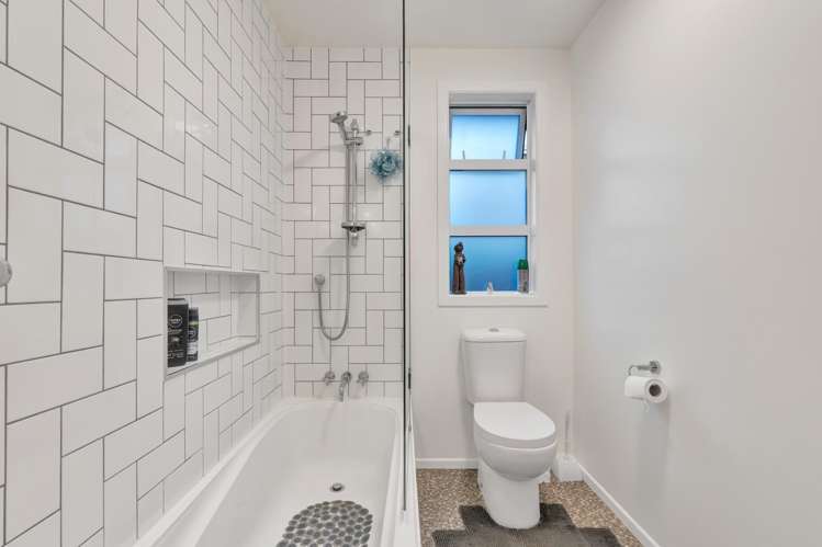 22 Brecon Road Stratford_13