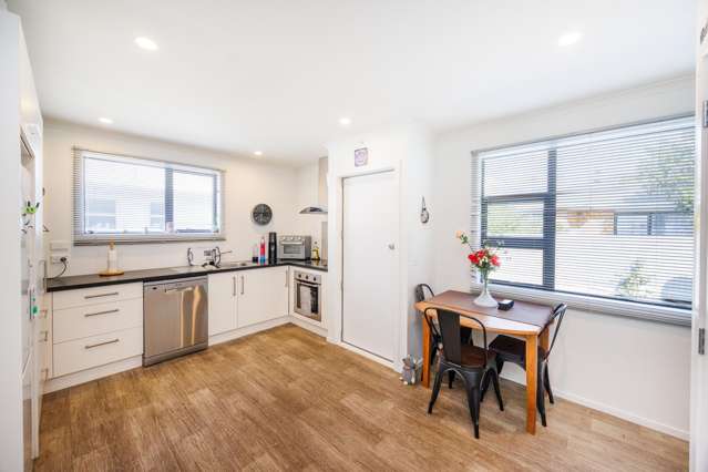 12 Somerset Crescent Highbury_2