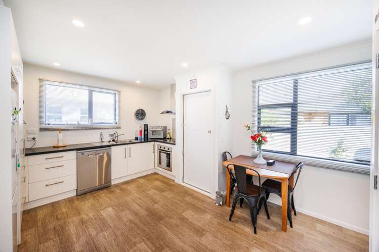 12 Somerset Crescent Highbury_2