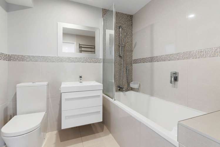 1/690 Beach Road Browns Bay_19