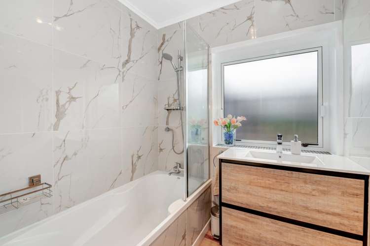 2/83a Pupuke Road Northcote_10