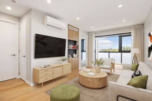 Designer Pt Chev Apartment PLUS a Coveted Carpark