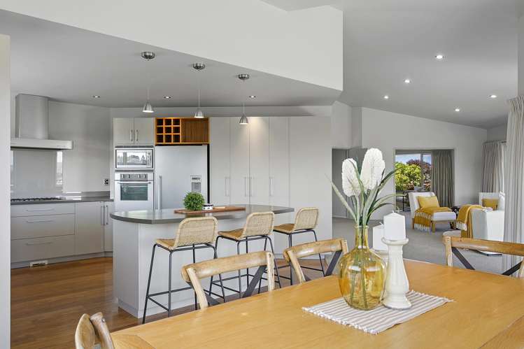 19 Magnolia Rise Waipahihi_16