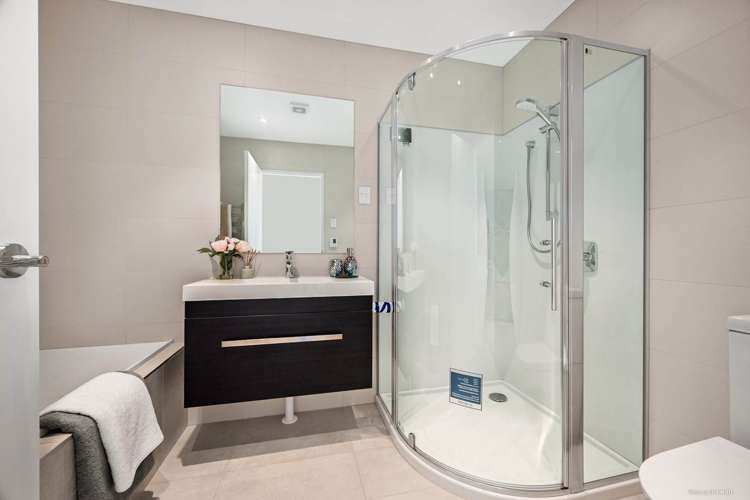 4 Henry Lloyd Place Silverdale_14