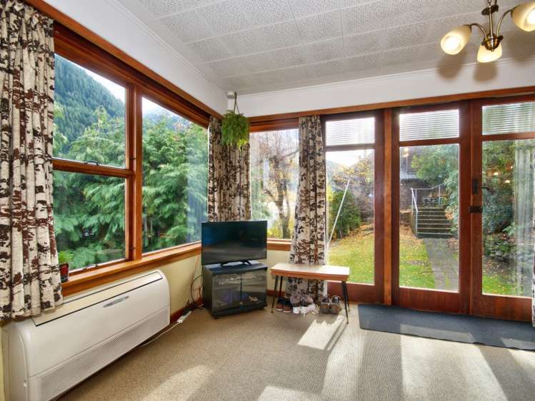 118 Hallenstein Street Queenstown_16
