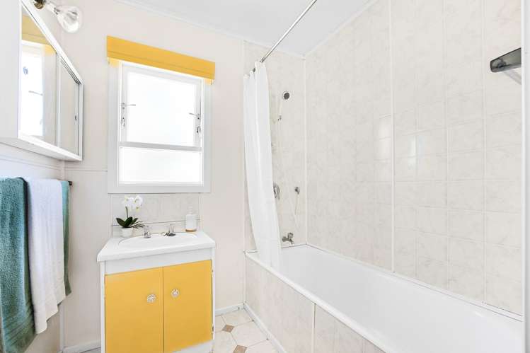 29 Kaikoura Street Henderson_13