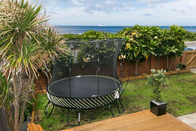 146 Owhiro Bay Parade Owhiro Bay_12