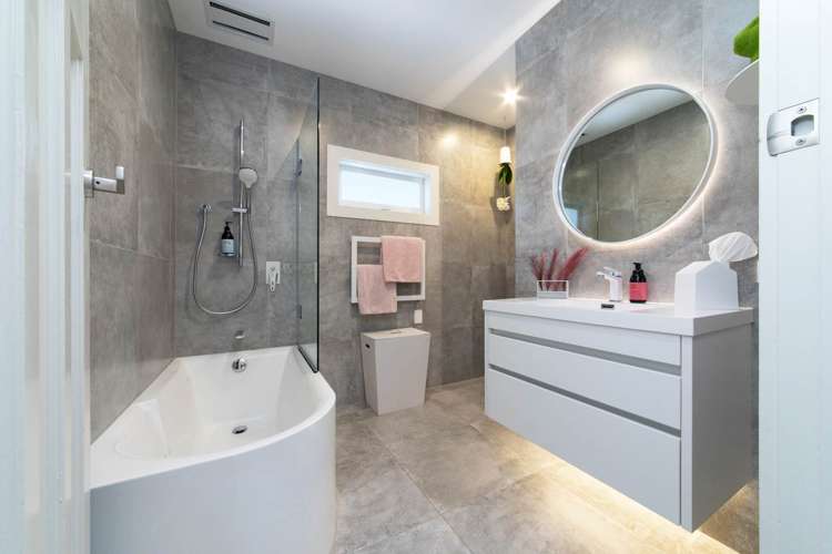 45 Willerton Avenue New Lynn_13