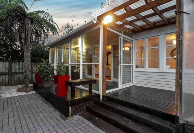 31 Preston Avenue Mt Albert_16