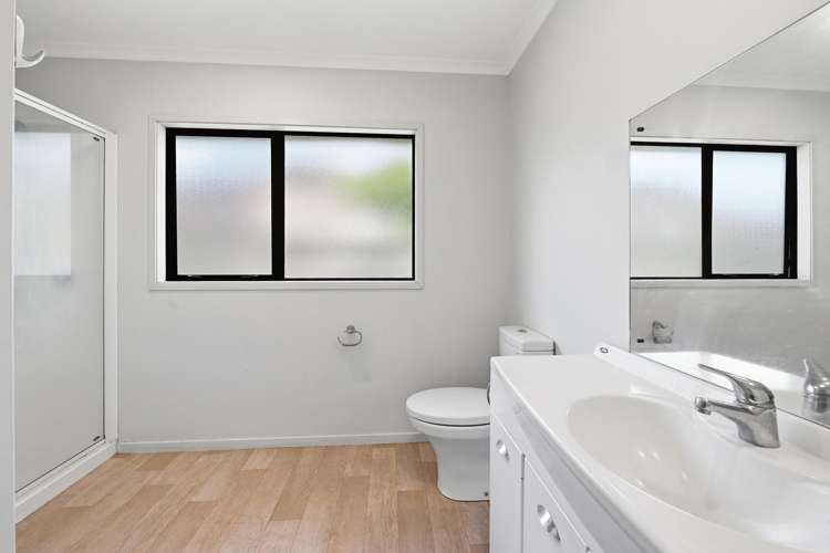 4 Owhatiura Drive Lynmore_12