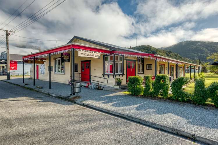 8 Hilton Street Blackball_31