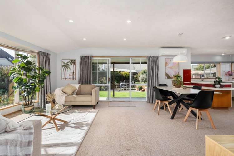 32 Townshend Crescent_2