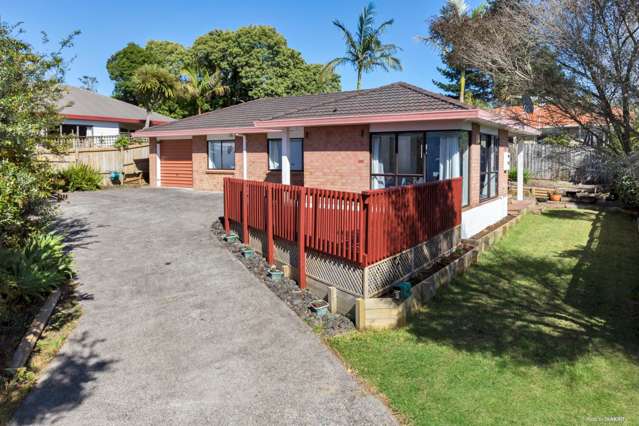 8 Skybird Place Glen Eden_1