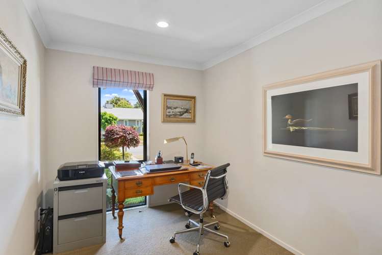 5 John Campbell Crescent Hillmorton_16