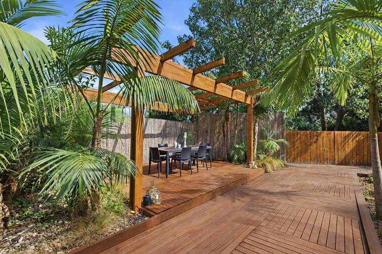 1&2/149 Eskdale Road Birkdale_33