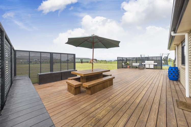 64 View Road Halcombe_15