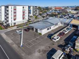 Split risk at Ōtāhuhu property with four tenancies