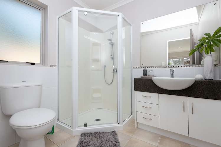 18 Lissleton Drive East Tamaki_17