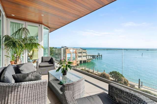 Stunning waterfront living