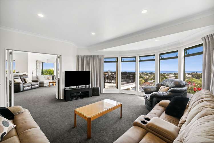 16a Burns Street Westown_8