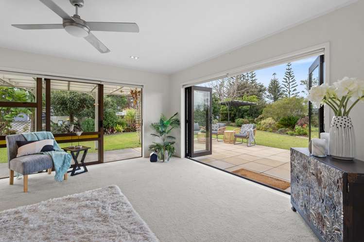 2 Edgewater Grove Orewa_4