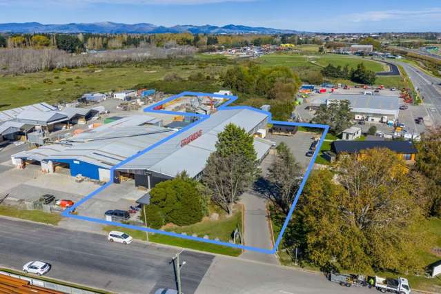 Large well price warehouse, office + yard