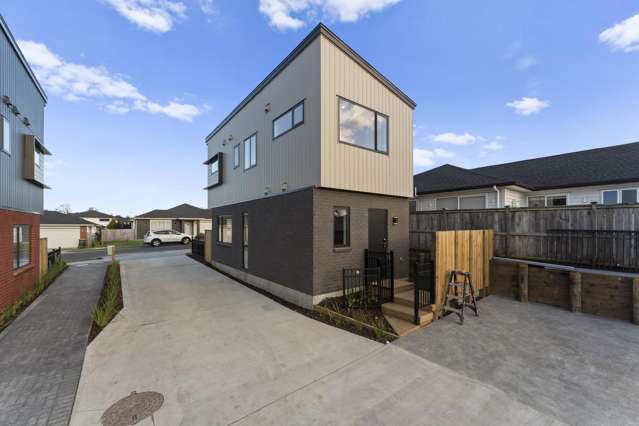 Modern Standalone in Convenience Location