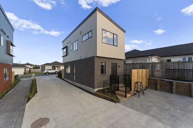 Modern Standalone in Convenience Location
